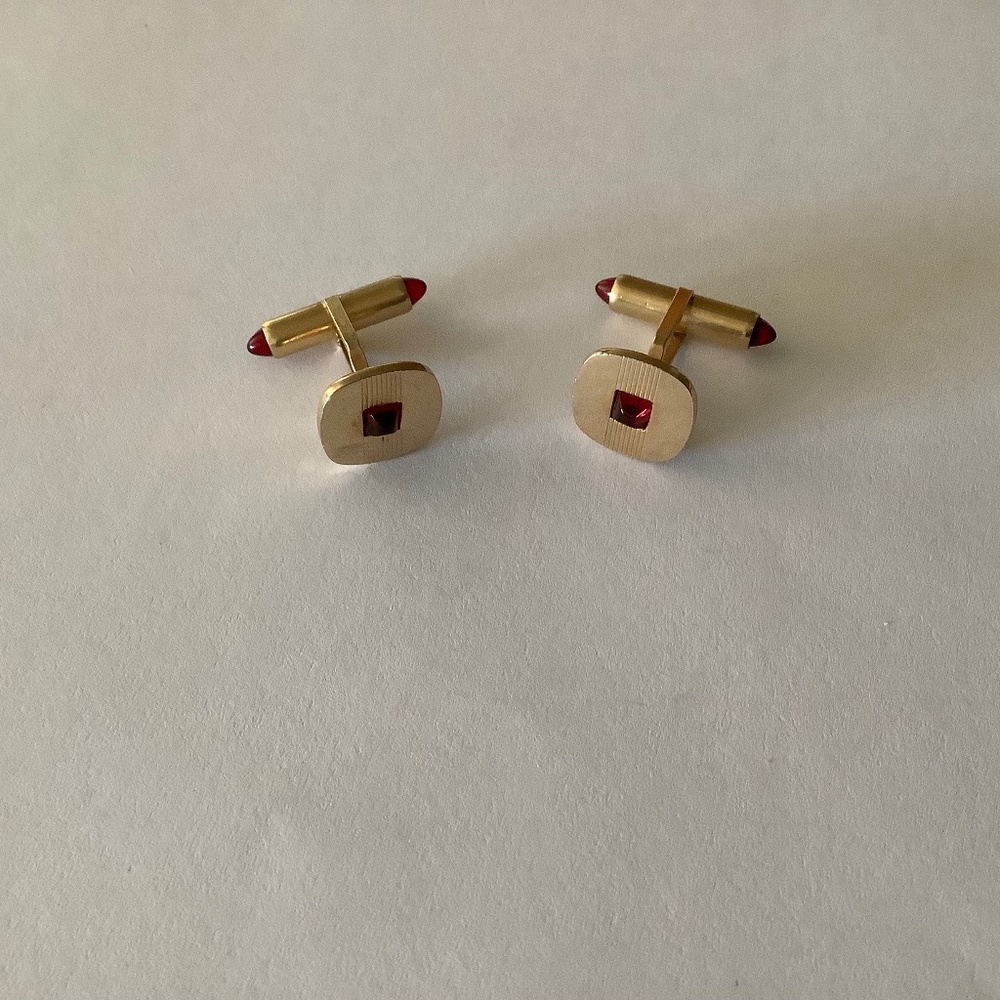 Vintage cuff links. Krementz